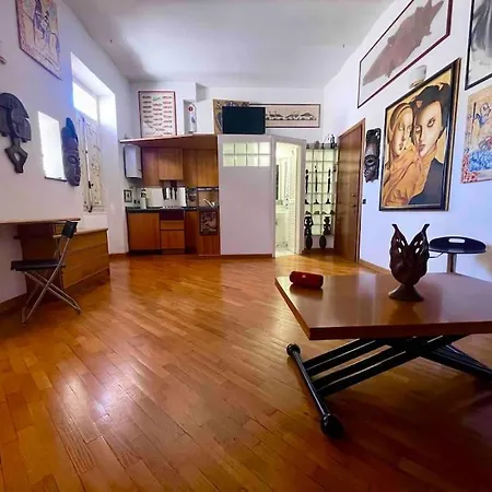 아파트 Ugo Foscolo *