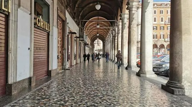 Apartament Ugo Foscolo *