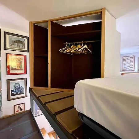 Ugo Foscolo Apartamento